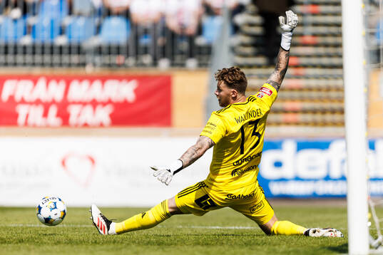 Östers målvakt Robin Wallinder