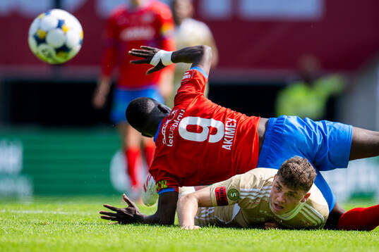 Helsingborgs Adam Akimey och Östersunds Christian Enemark