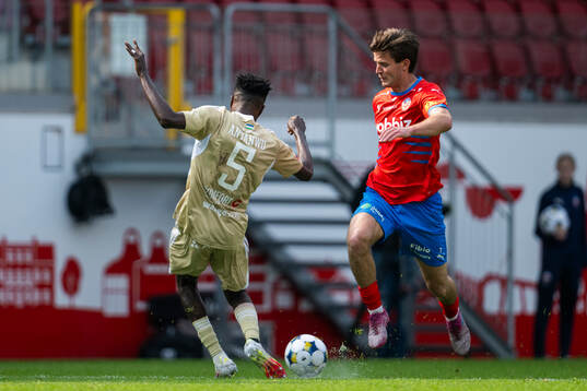 Helsingborgs Wilhelm Loeper och Östersunds Sunday Anyanwu