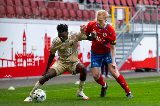 Helsingborgs Oscar Aga och Östersunds Sunday Anyanwu