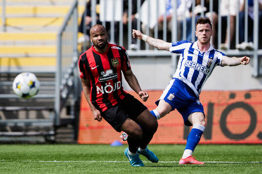 Brommapojkarnas Serge-Junior Martinsson Ngouali och