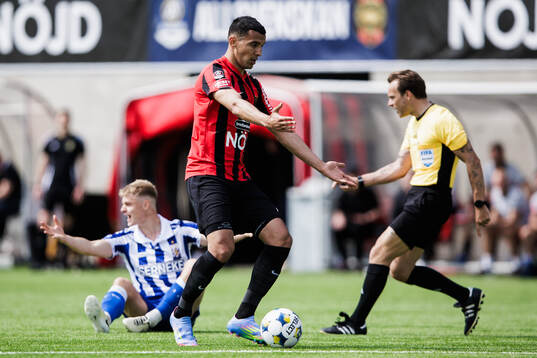 IFK Göteborgs David Kruse och Brommapojkarnas Nabil Bahoui