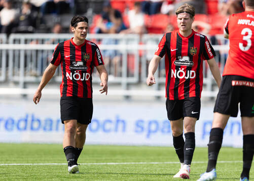 Brommapojkarnas Kevin Ackermann och Eric Björkander deppar