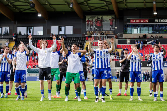 IFK Göteborgs spelare jublar