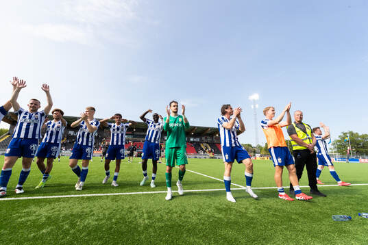 IFK Göteborgs spelare jublar