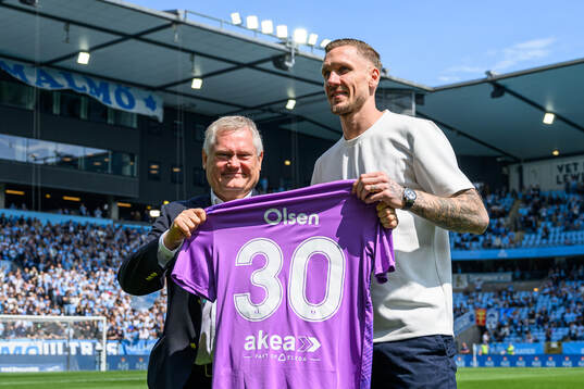 Malmö FFs ordförande Anders Pålsson presenterar