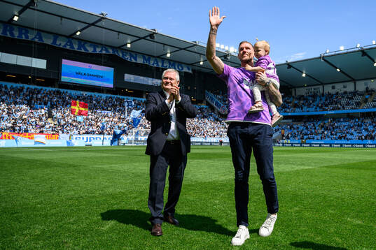 Malmö FFs ordförande Anders Pålsson presenterar