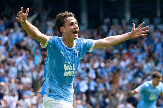 Malmö FFs Kenan Busuladzic jublar