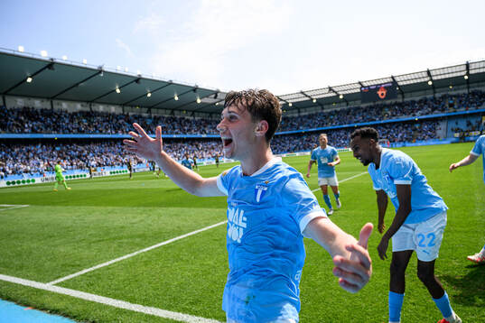 Malmö FFs Kenan Busuladzic jublar