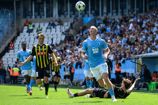 Häckens Sigge Jansson och Malmö FFs Daniel Gudjohnsen och
