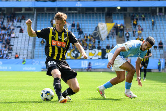 Häckens Samuel Leach Holm och Malmö FFs Zakaria Loukili