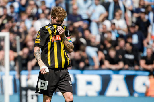 Häckens Simon Gustafson deppar