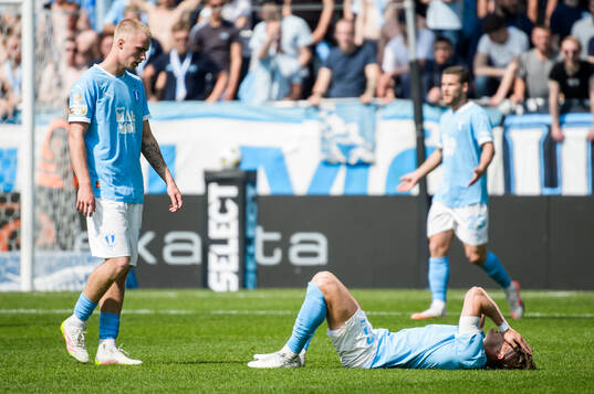 Malmö FFs Jens Stryger Larsen har ont