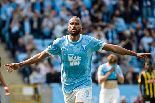 Malmö FFs Isaac Thelin jublar