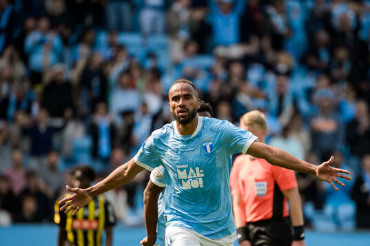 Malmö FFs Isaac Thelin jublar