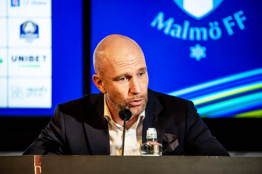 Malmö FFs tränare Henrik Rydström på en presskonferens