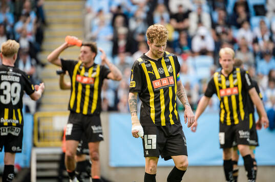 Häckens Simon Gustafson deppar