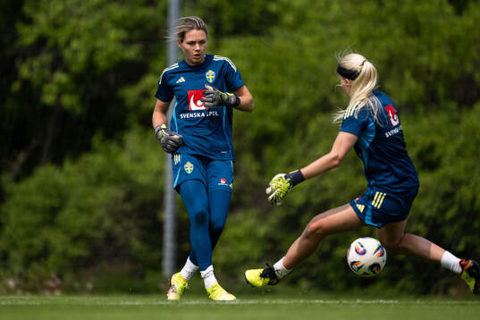 Goalkeeper Jennifer Falk and goalkeeper Emma Holmgren of
