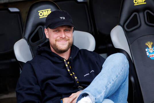 Djurgårdens målvakt Malkolm Nilsson Säfqvist på bänken
