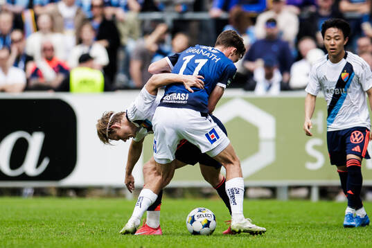 Djurgårdens Tobias Gulliksen och Halmstads Villiam Granath
