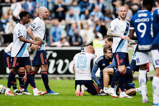 Djurgårdens Viktor Bergh har ont
