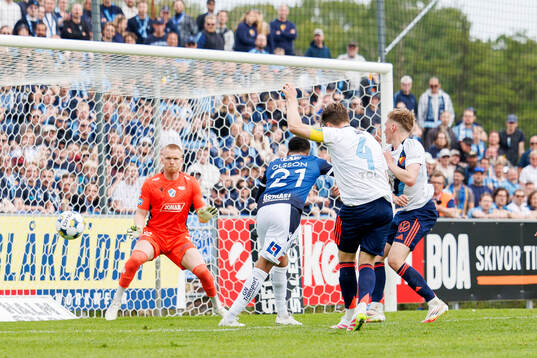 Djurgårdens Jacob Une med målchans
