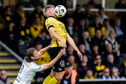 Värnamos Axel Björnström och Mjällbys Herman Johansson