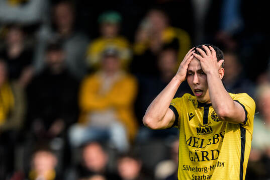 Mjällbys Nicklas Røjkjær deppar