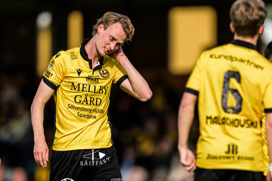 Mjällbys Alexander Johansson deppar