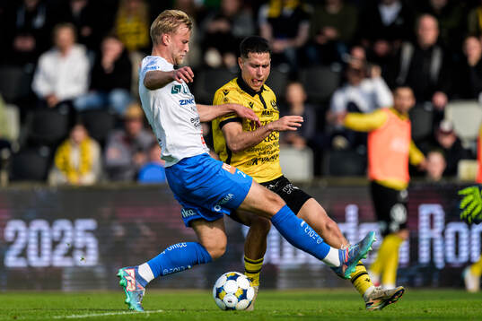 Värnamos Johan Rapp och Mjällbys Nicklas Røjkjær