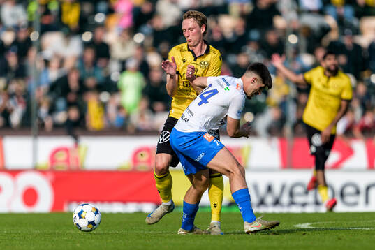 Mjällbys Alexander Johansson och Värnamos Emin Grozdanic