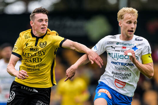 Mjällbys Elliot Stroud och Värnamos Victor Larsson