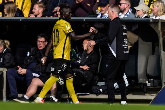 Mjällbys Abdoulie Manneh och tränare Anders Torstensson