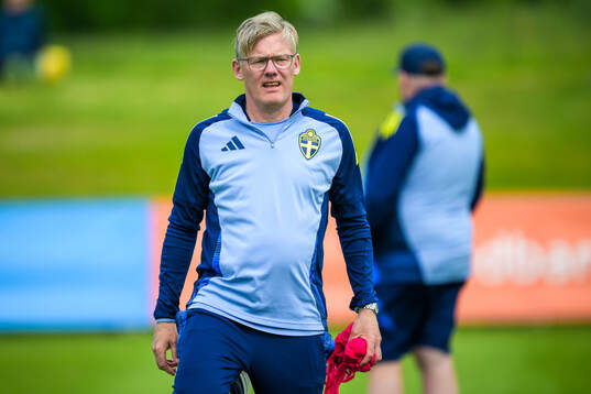 Head coach Anders Bengtsson of Sweden