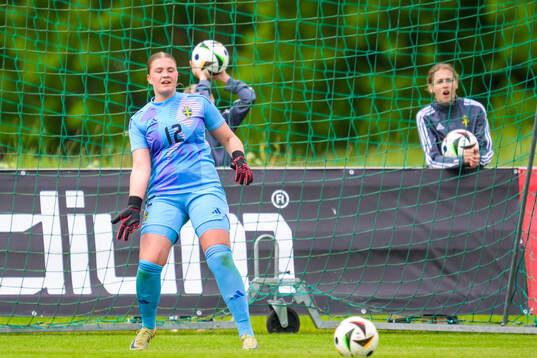 Goalkeeper Izabelle Bardosen of Sweden