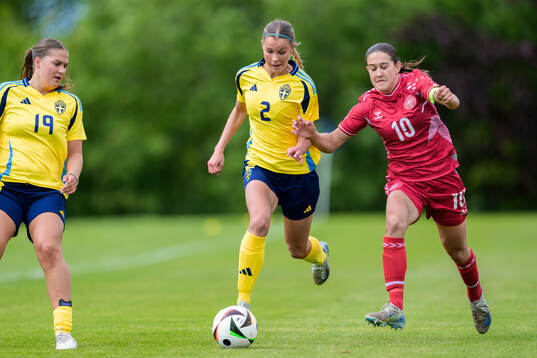 Bläddra bland fler bilder av Football, U18, Sweden - Denmark