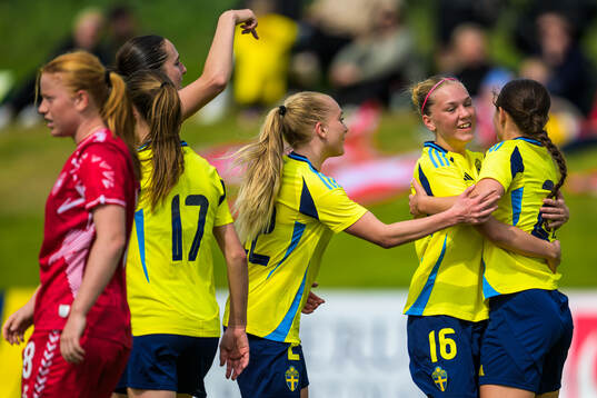 Filippa Sjöström of Sweden celebrates