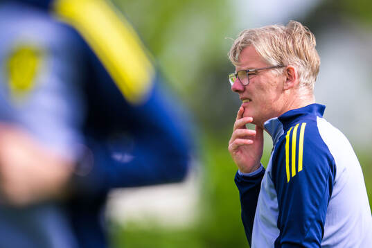Head coach Anders Bengtsson of Sweden