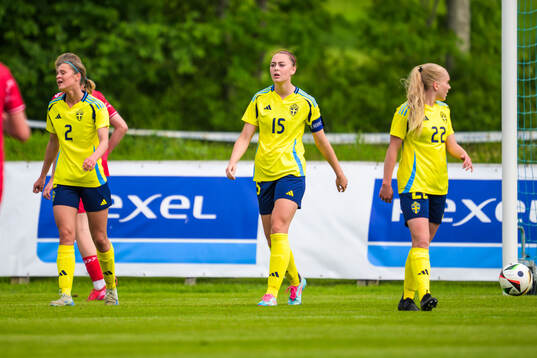 Lova Sternvik, Alice Enehov and Doris Petz of Sweden looks