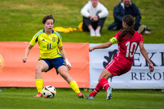 Isabelle Goldmann of Sweden and Ida-Sofie Rathe of Denmark