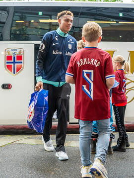 Antonio Nusa of the Norwegian national football team arrives
