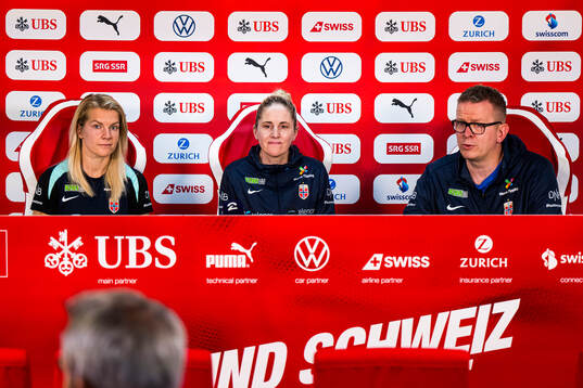Ada Martine Stolsmo Hegerberg, head coach Gemma Grainger