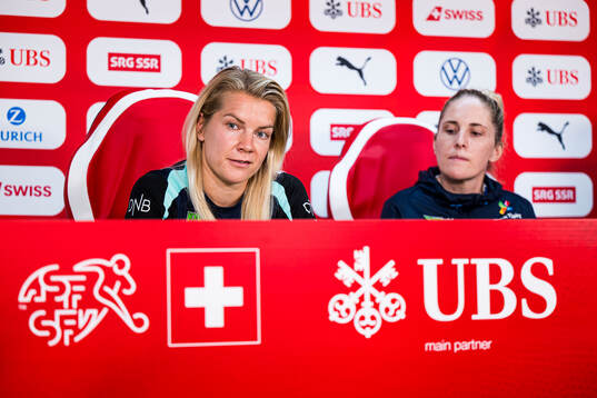Ada Martine Stolsmo Hegerberg and head coach Gemma Grainger
