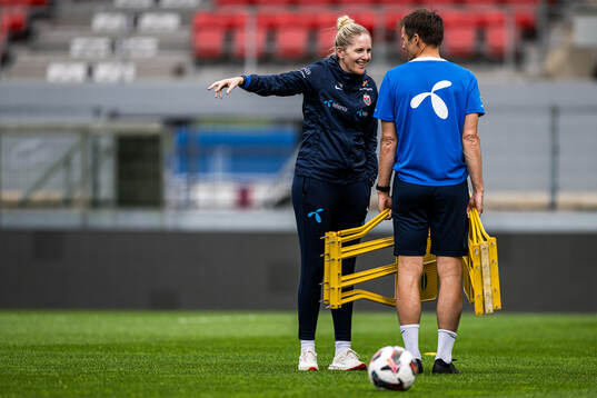 Head coach Gemma Grainger of the Norwegian women's national