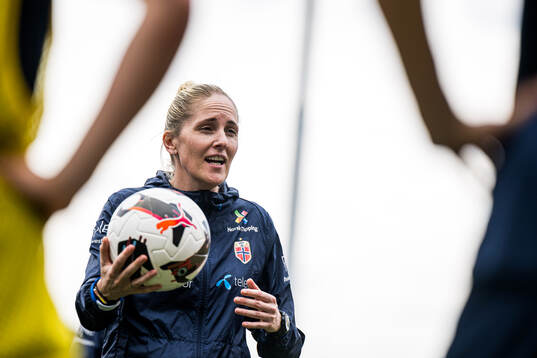 Head coach Gemma Grainger of the Norwegian women's national