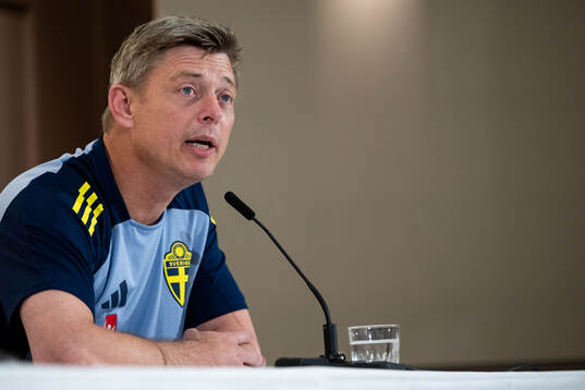 Head coach Jon Dahl Tomasson of the Swedish men's national