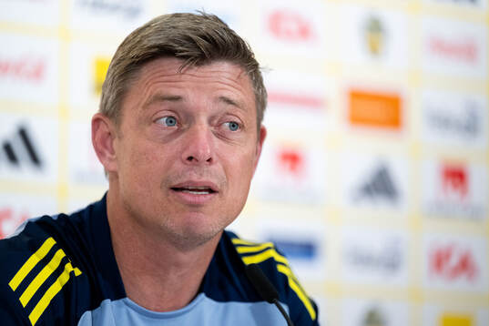 Head coach Jon Dahl Tomasson of the Swedish men's national