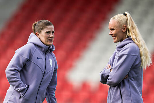 Maren Mjelde and Maria Thorisdottir of Norway