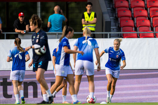 Ada Hegerberg of Norway warms up