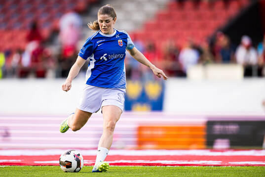 Maren Mjelde of Norway warms up